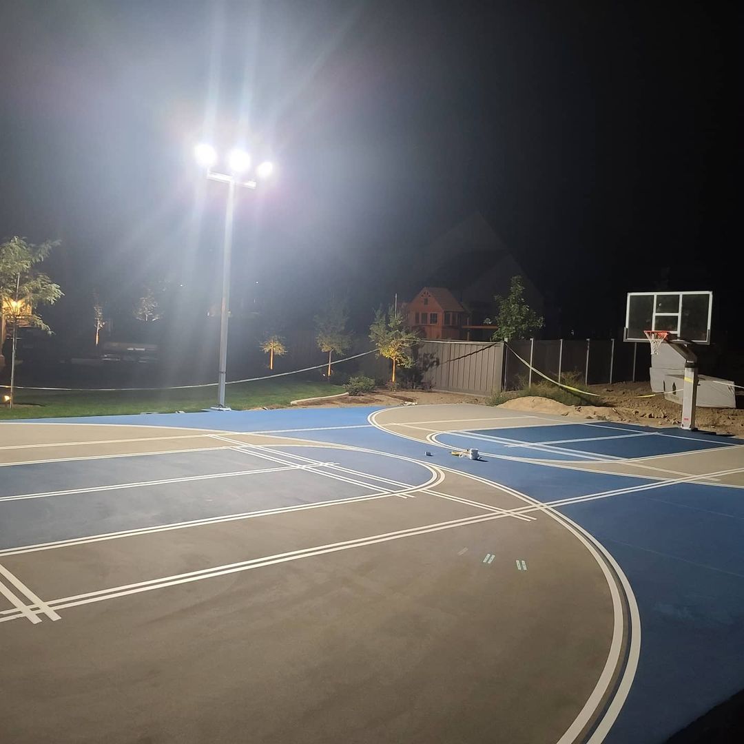 Dominator Basketball Court Light – Full Assembly