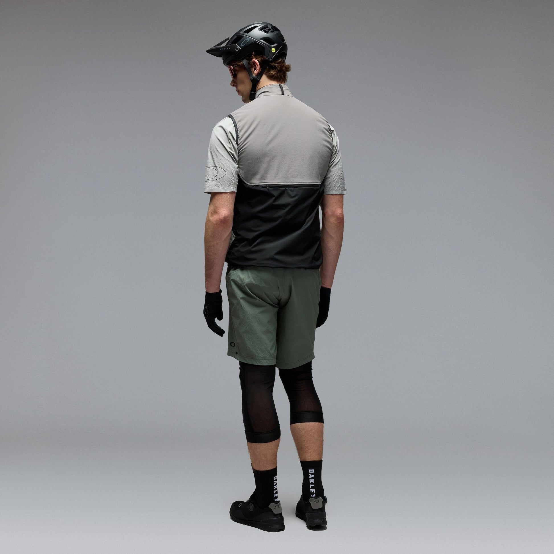 Oakley Men's Elements Alpha Vest