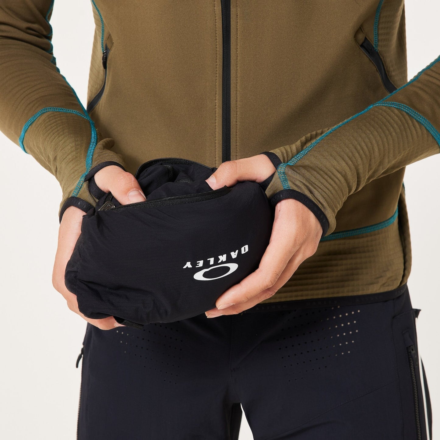 Oakley Men's Elements Alpha Vest
