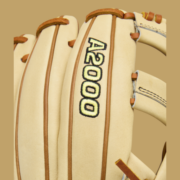 Wilson Men's 2026 A2000 Classics Series EL3 11.75" Infield Baseball Glove