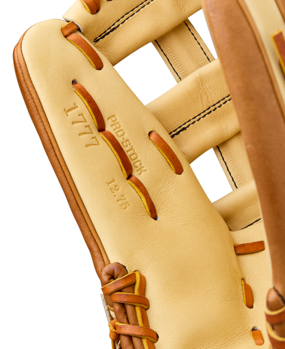 Wilson Men's 2026 A2000 Classics Series 1777 12.75" Outfield Baseball Glove
