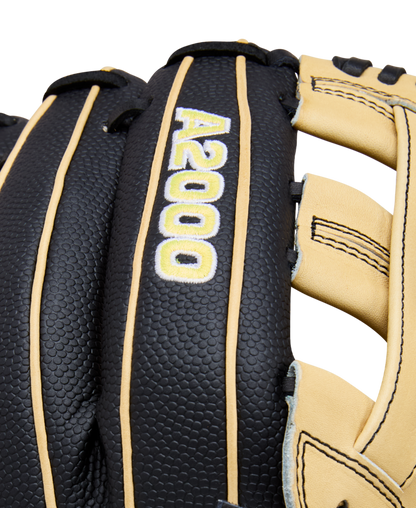 Wilson Men's 2026 A2000 Classics Series DW5 12" Infield Baseball Glove
