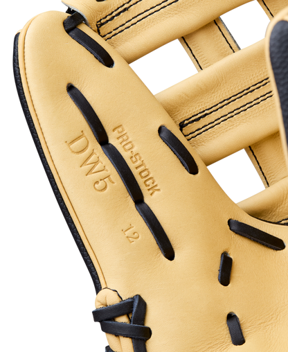 Wilson Men's 2026 A2000 Classics Series DW5 12" Infield Baseball Glove