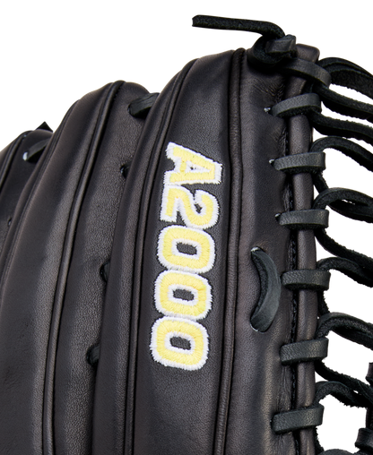 Wilson Men's 2026 A2000 Classics Series OT7 12.75" Outfield Baseball Glove