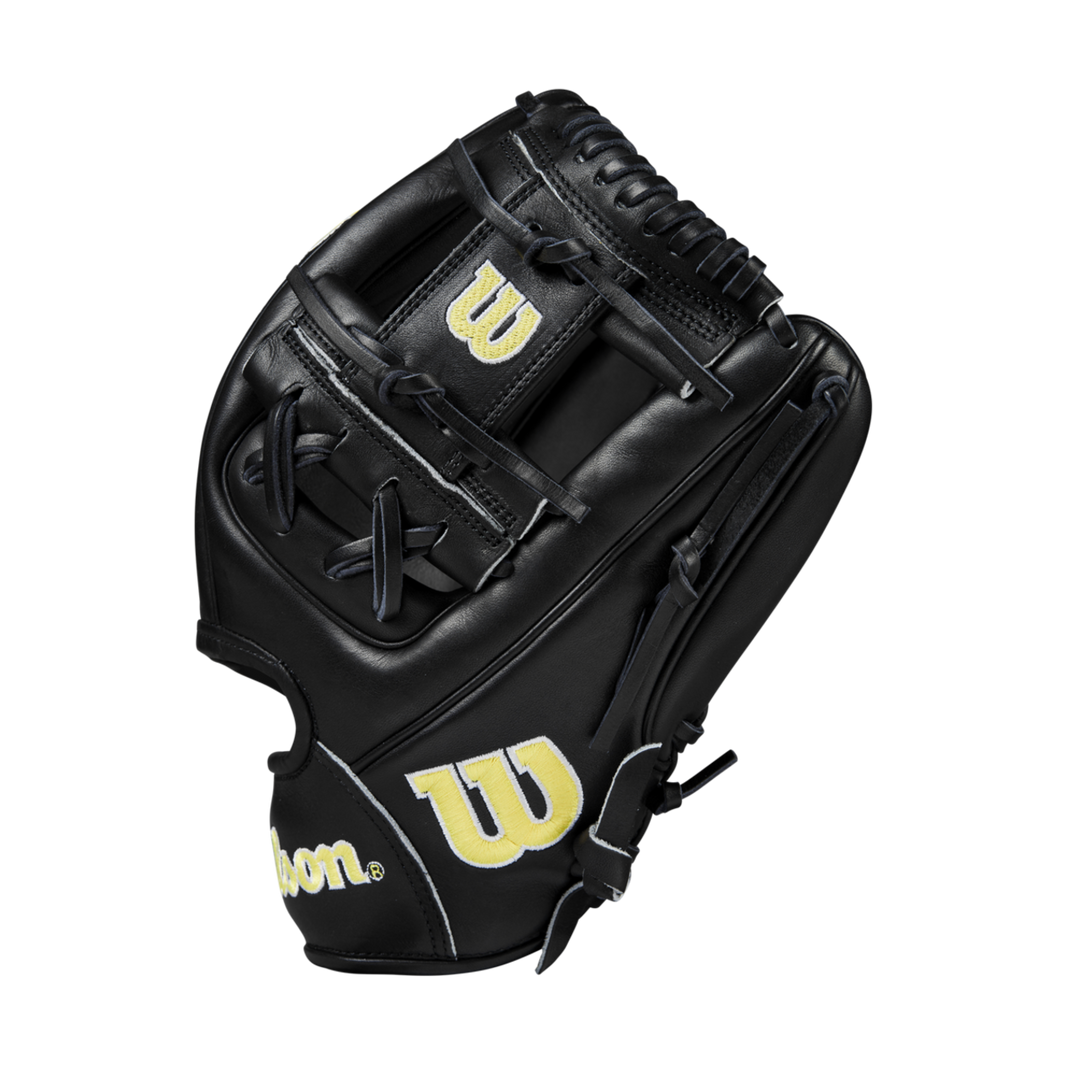 Wilson 2024 Baseball Classics Series A2000 1975 11.75" Infield Baseball Glove