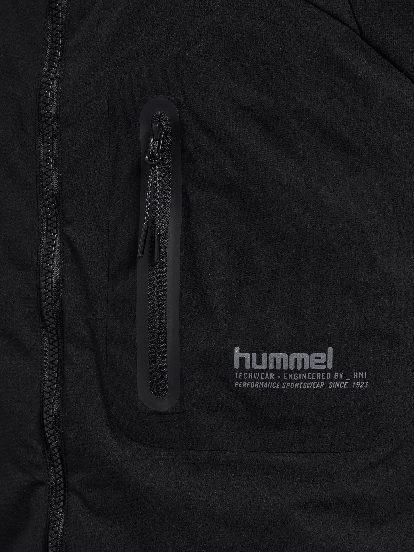 hummel Unisex Tech Padded Vest
