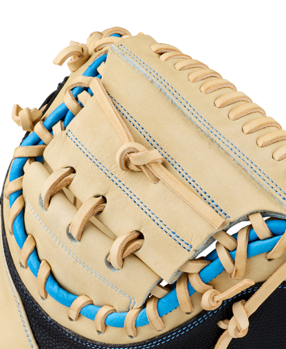 2027 Wilson A2000 M23SS Catcher's Mitt