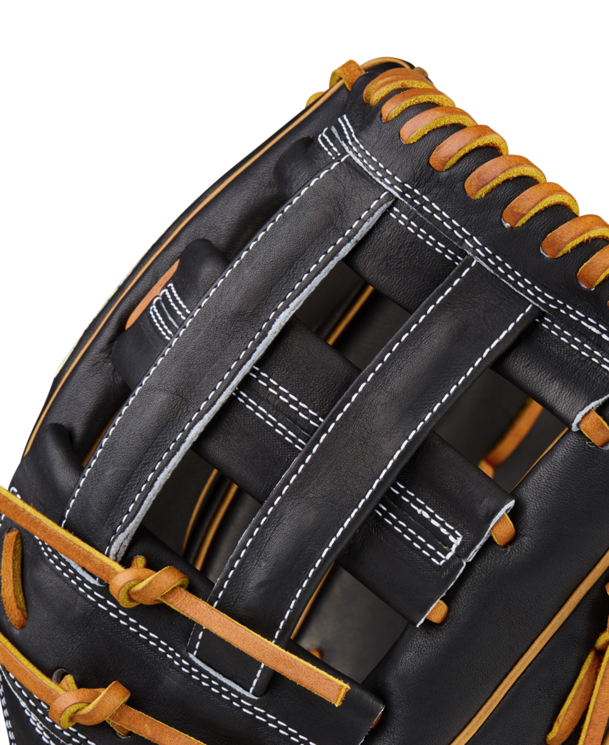 Wilson Men's 2026 A2000 Classics Series 1750 12.5" Outfield Baseball Glove