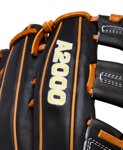 Wilson Men's 2026 A2000 Classics Series 1750 12.5" Outfield Baseball Glove