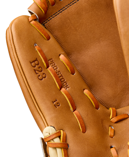 Wilson Men's 2026 A2000 Classics Series B23 12" Pitcher Baseball Glove