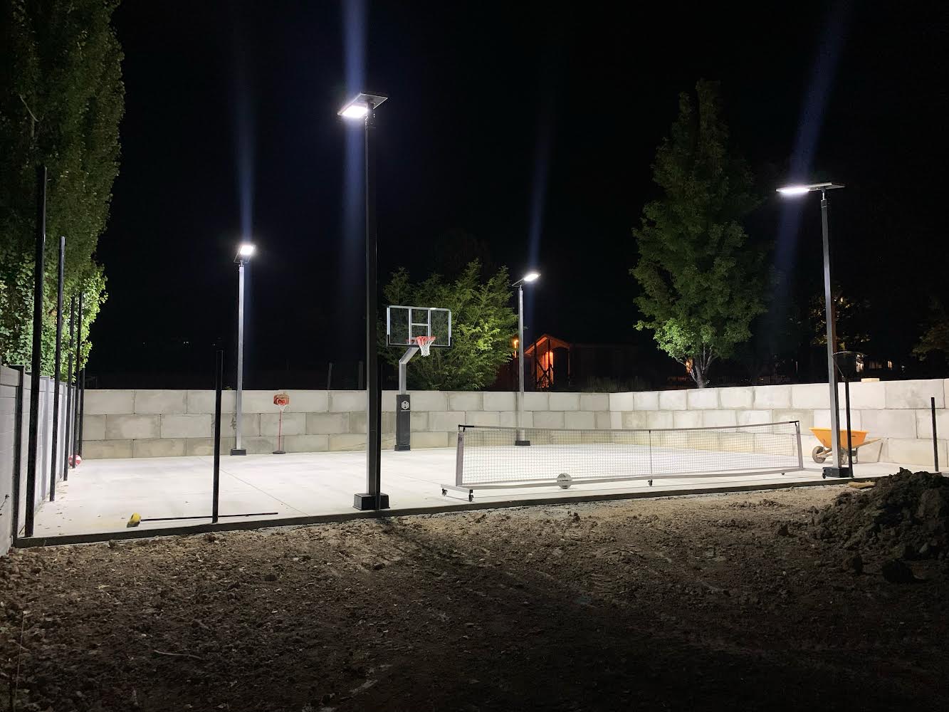 Dominator Basketball Court Light – Full Assembly