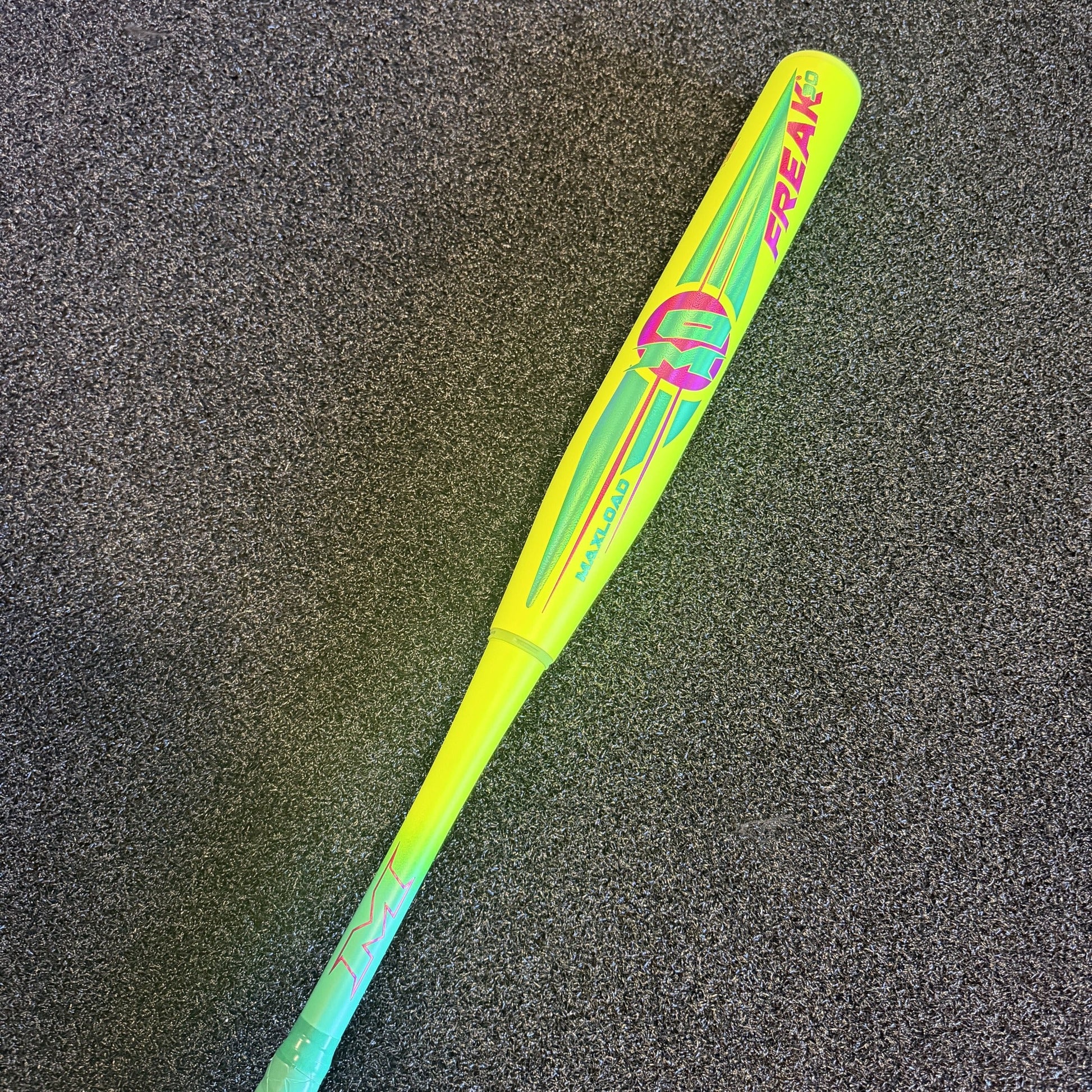 2026 Miken Freak30 2-Piece Maxload USSSA Slowpitch Softball Bat - MSU6F30L