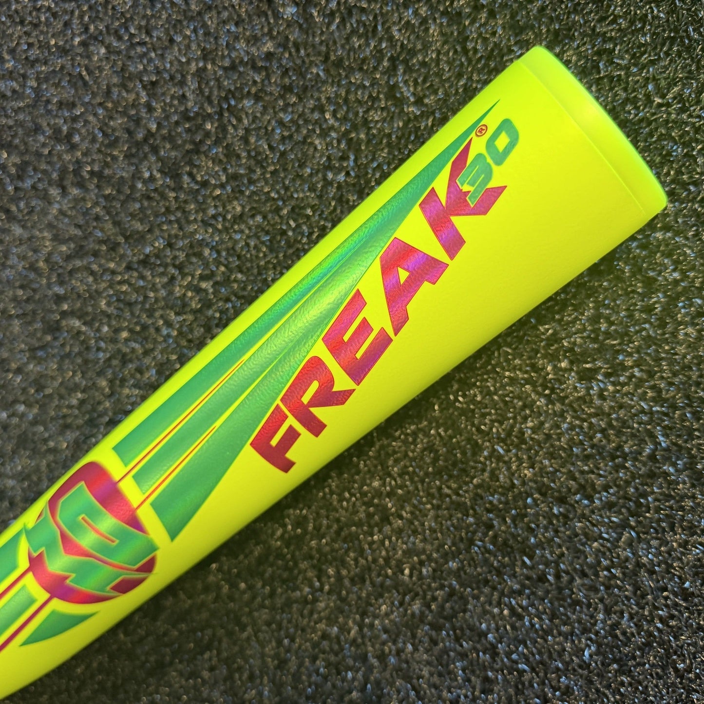 2026 Miken Freak30 2-Piece Maxload USSSA Slowpitch Softball Bat - MSU6F30L