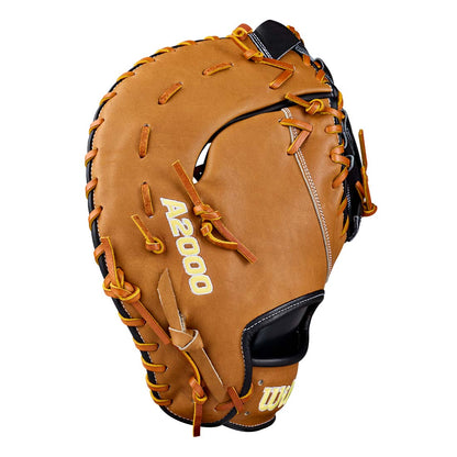 2027 Wilson A2000 1677 12.5" Baseball First Base Mitt: WBG06501RT125