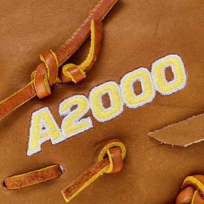 2027 Wilson A2000 1677 12.5" Baseball First Base Mitt: WBG06501RT125
