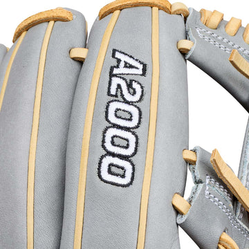 2027 Wilson A2000 H12 12" Infield Fastpitch Glove: WBG06801RT12