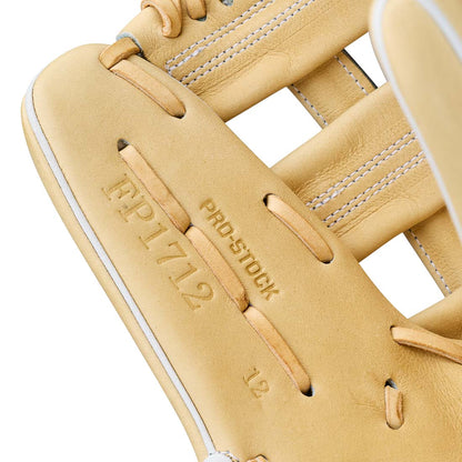 2027 Wilson A2000 FP1712 12" Utility Fastpitch Glove: WBG07001RT125