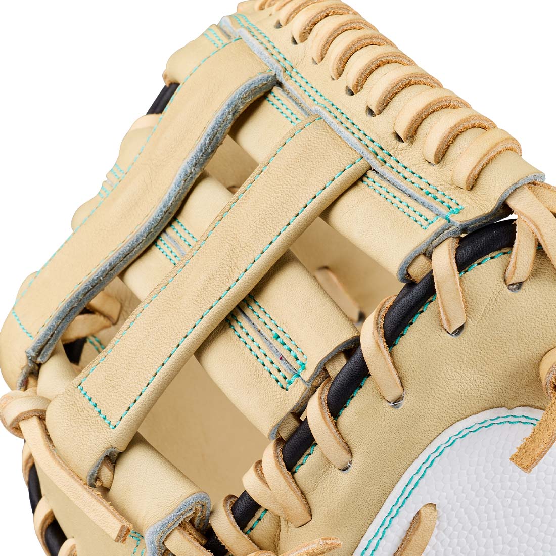 2027 Wilson A2000 FPM23SS 34" Fastpitch Catcher's Mitt: WBG07301RT34