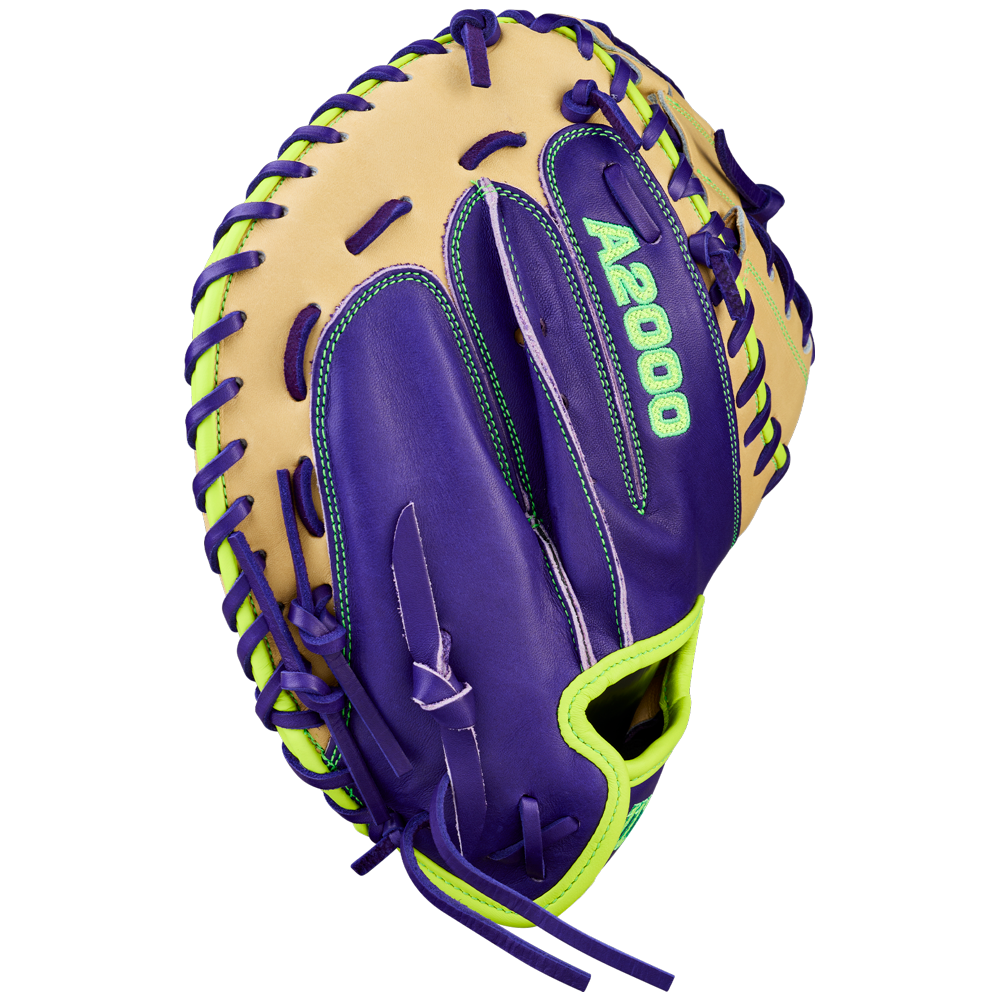 Wilson A2000 FPCM23 34" Fastpitch Catcher's Mitt: WBW10423934