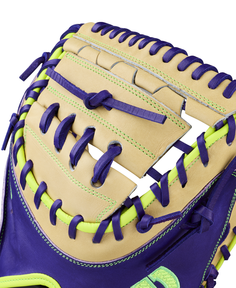 Wilson A2000 FPCM23 34" Fastpitch Catcher's Mitt: WBW10423934