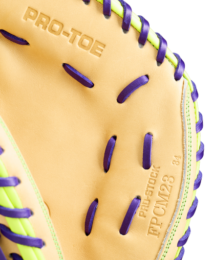 Wilson A2000 FPCM23 34" Fastpitch Catcher's Mitt: WBW10423934