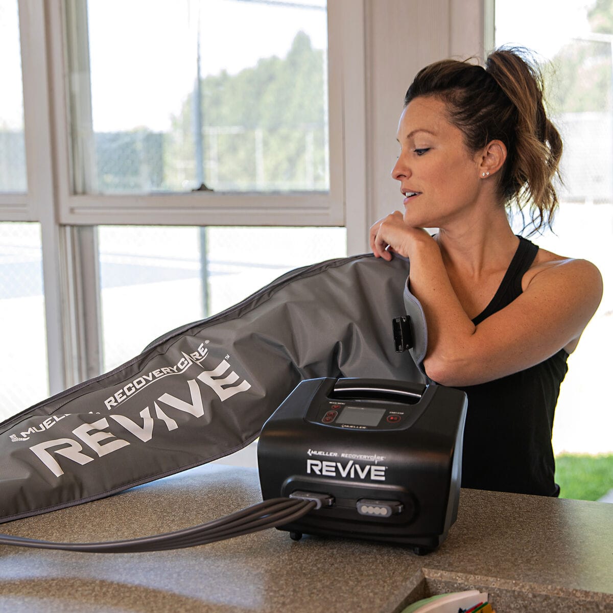 Mueller REVIVE Compression Arm Sleeve RG500