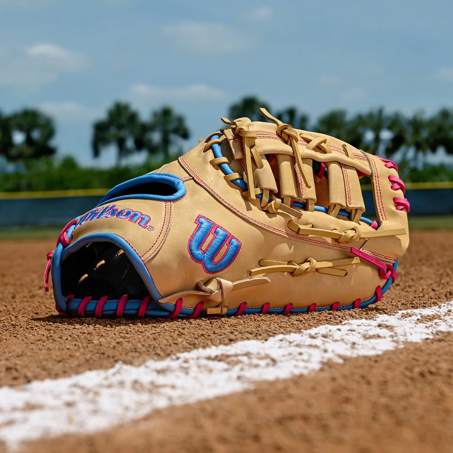 Wilson A1000 1620 12.5" Firstbase Baseball Glove