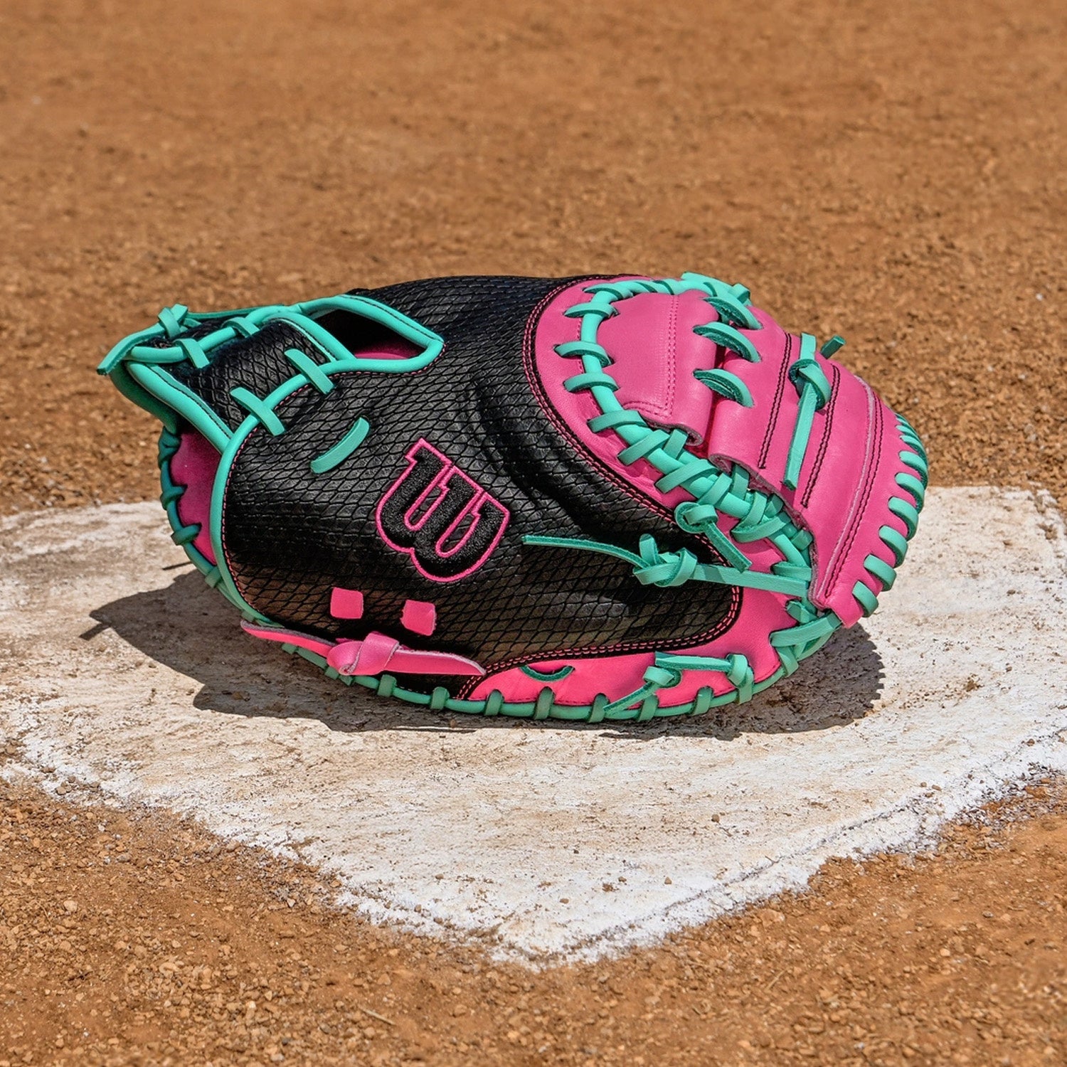 Wilson A1000 CM33 SuperSnakeSkin 33" Catcher's Baseball Glove