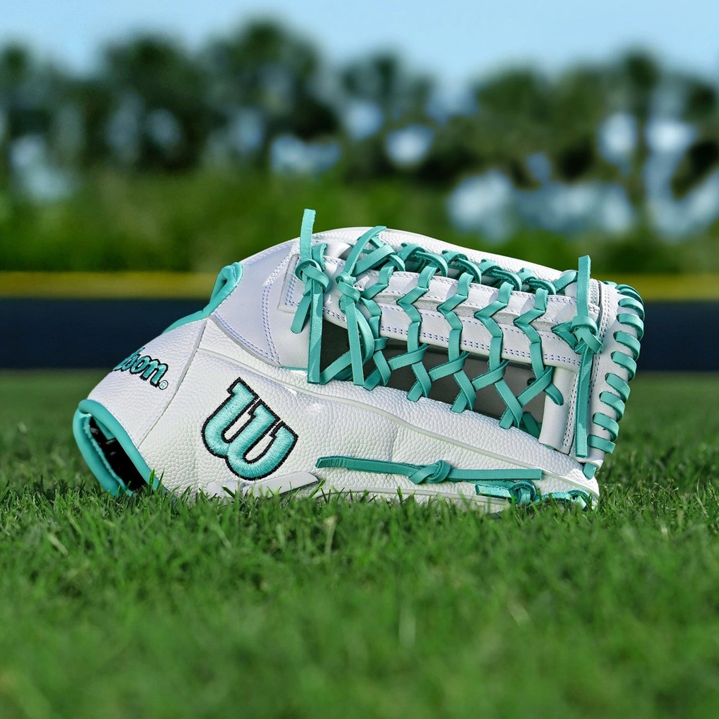 Wilson A1000 T125 Superskin 12.5" Fastpitch Glove