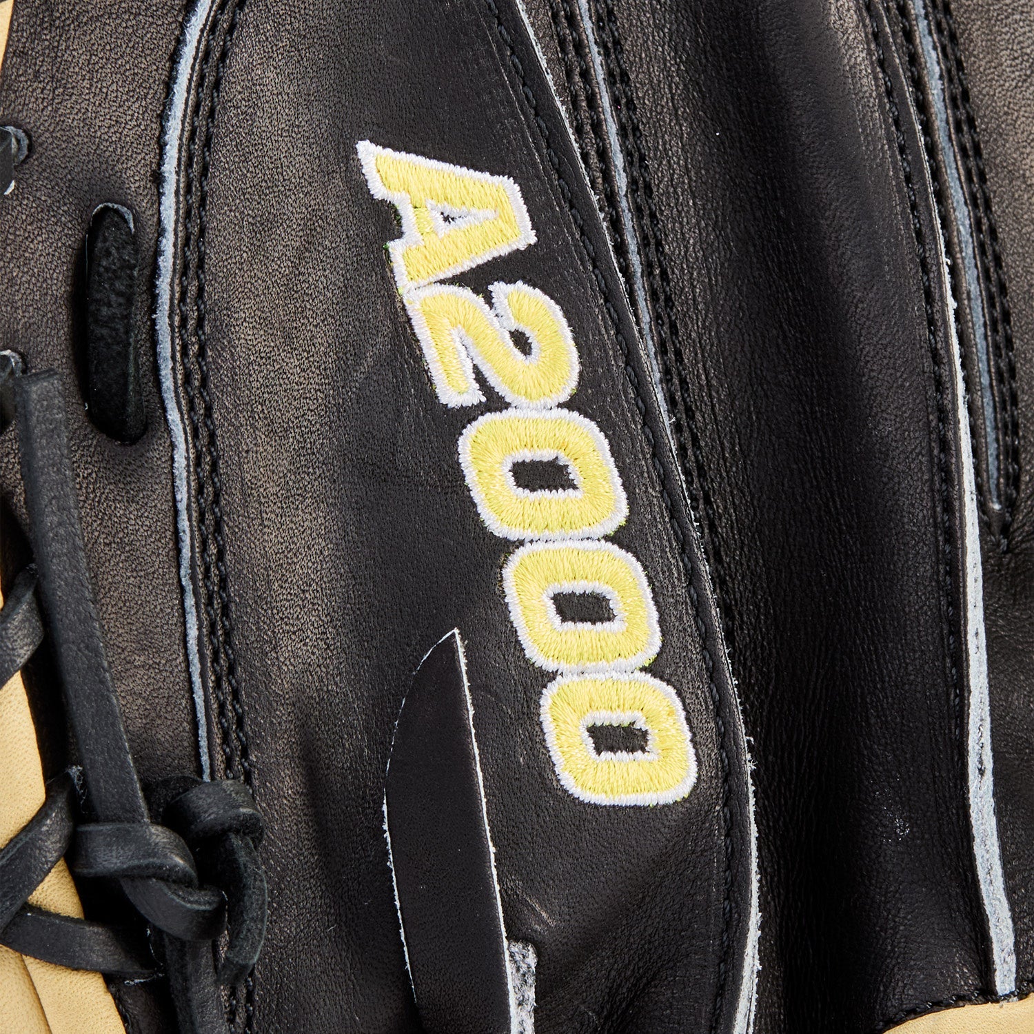 Wilson 2026 A2000 Classic 1734 34'' Catcher's Baseball Glove