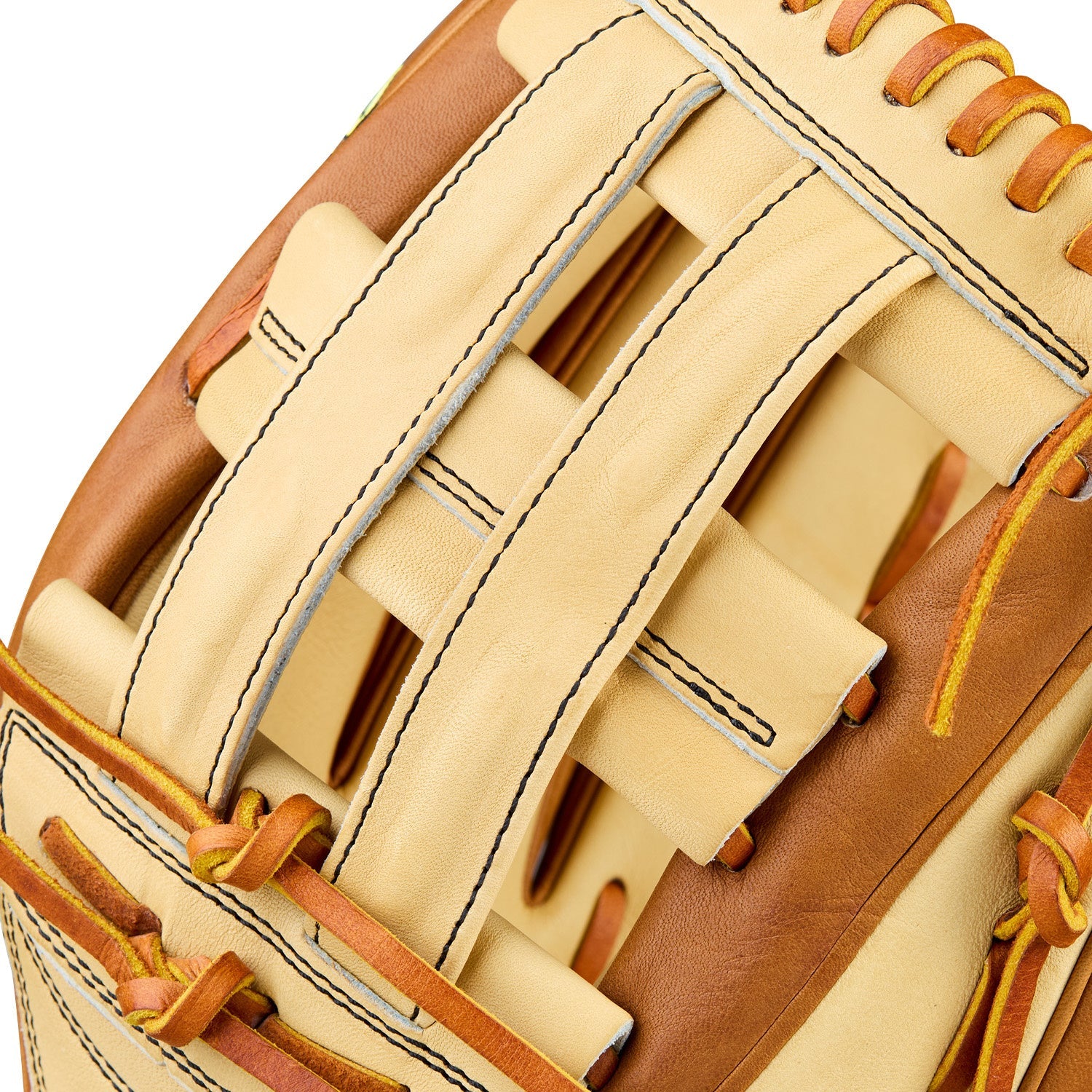 Wilson 2026 A2000 Classic 1777 Blonde Tan 12.75'' Baseball Glove